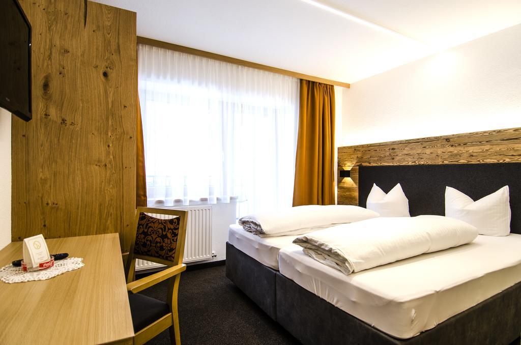 Hotel Garni Persutt Ισγκλ Εξωτερικό φωτογραφία