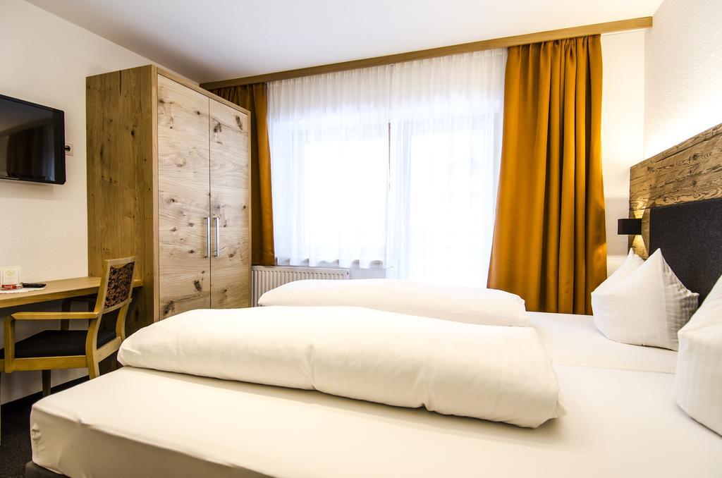Hotel Garni Persutt Ισγκλ Εξωτερικό φωτογραφία