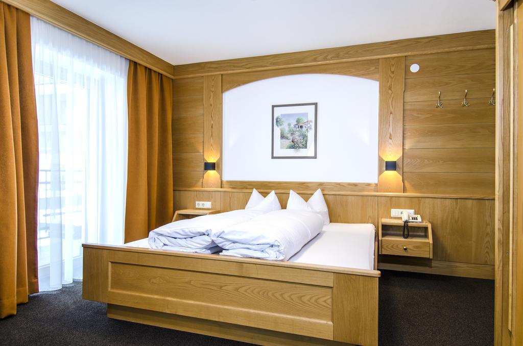 Hotel Garni Persutt Ισγκλ Εξωτερικό φωτογραφία