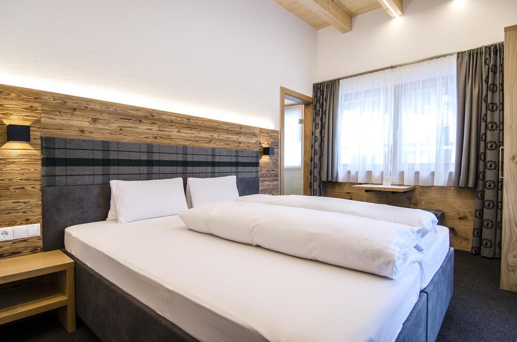 Hotel Garni Persutt Ισγκλ Εξωτερικό φωτογραφία